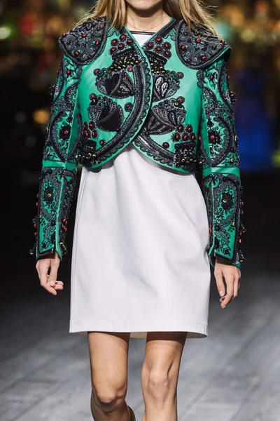 Look 143